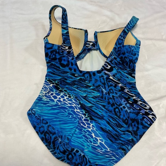 Miraclesuit Blue One Piece Swimsuit with V-Neckline and Ruched Bodice - Picture 8 of 15